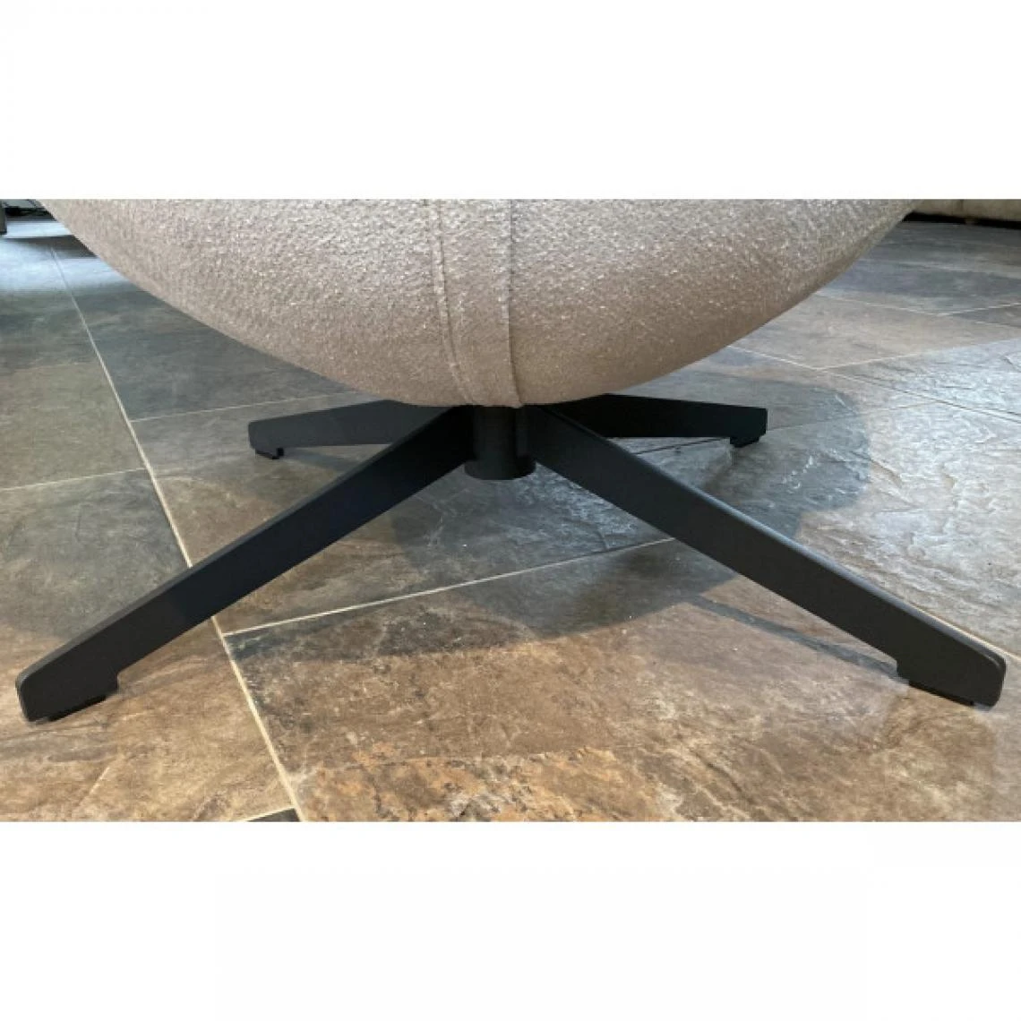 Mathi Design ASTI - Fauteuil Confortable En Tissu Gris Clair 6 Mathi Design ASTI - Fauteuil Confortable En Tissu Gris Clair – Image 4