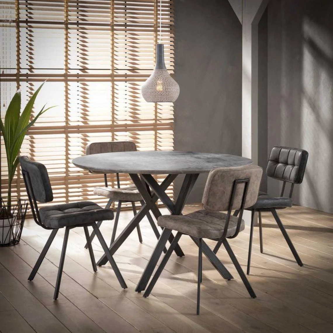 L'Héritier Du Temps Table Ronde Hinsk Table De Repas Design Indus En Acier Noir Et Bois Av... 4 L'Héritier Du Temps Table Ronde Hinsk Table De Repas Design Indus En Acier Noir Et Bois Av... – Image 2